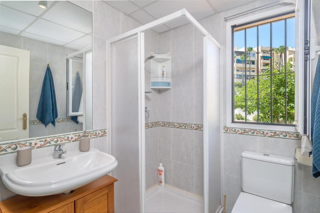 Sea Blue Apartment - Frente Al Mar Benalmadena Bagian luar foto