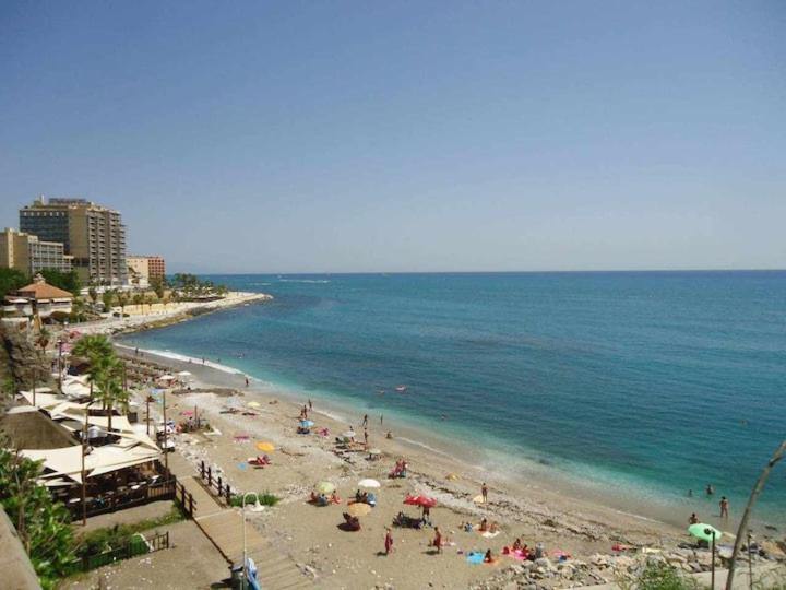 Sea Blue Apartment - Frente Al Mar Benalmadena Bagian luar foto